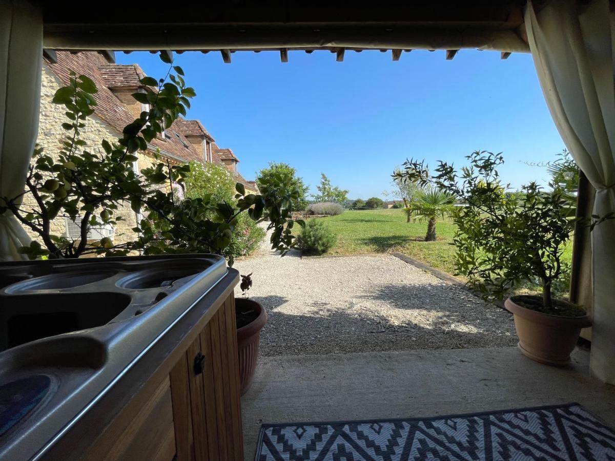 Chambre D'Hotes La Ferme De La Croix. Saint-Avit-Senieur Exterior photo